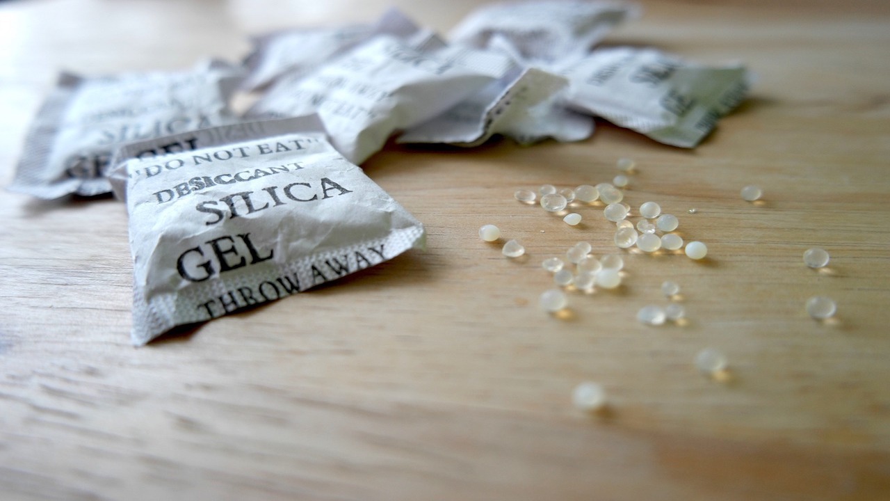 7 Surprising Uses For Silica Gel Packets And How To Keep Using Them