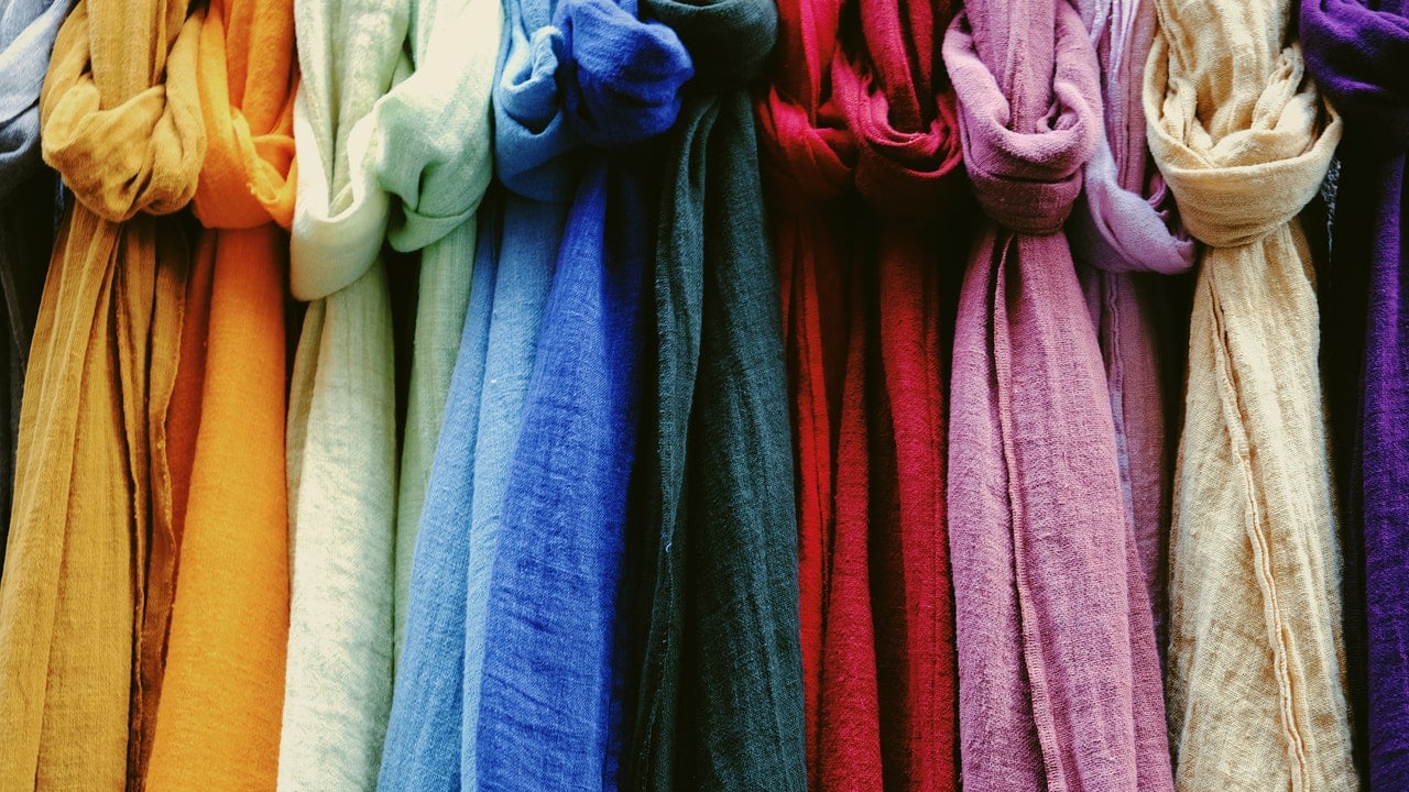 10 Easy Natural Dyes for Fabric (incl. Viscose & Linen) Utopia