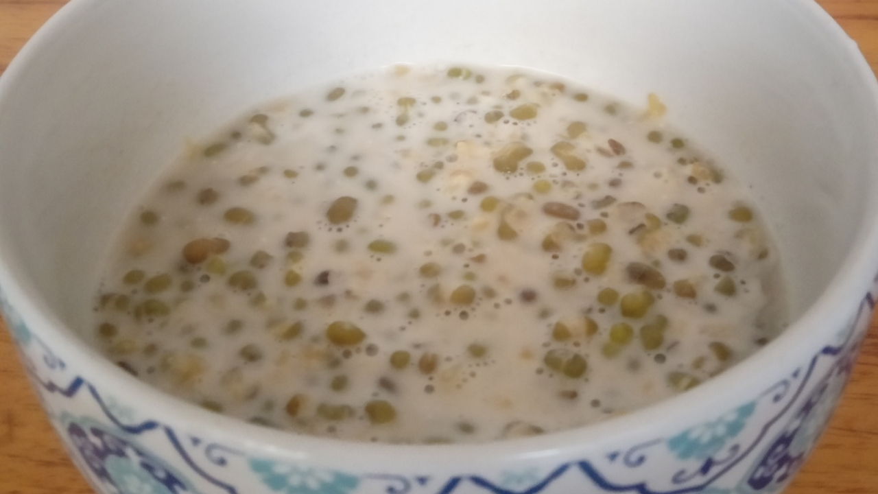 Mung Bean Porridge: Healthy Vegan Recipe - Utopia