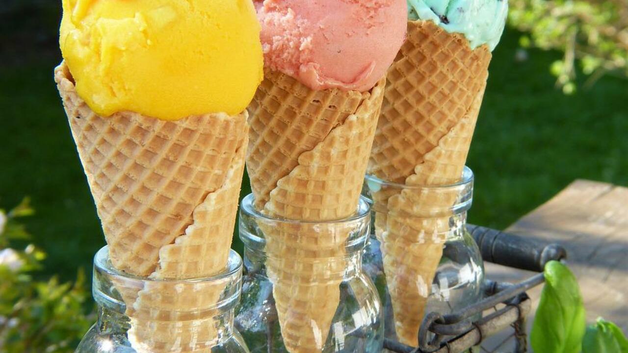 Хочу купить мороженое. Мороженое много. Мороженое в стаканчике. Большое мороженое. Мороженое много видов.