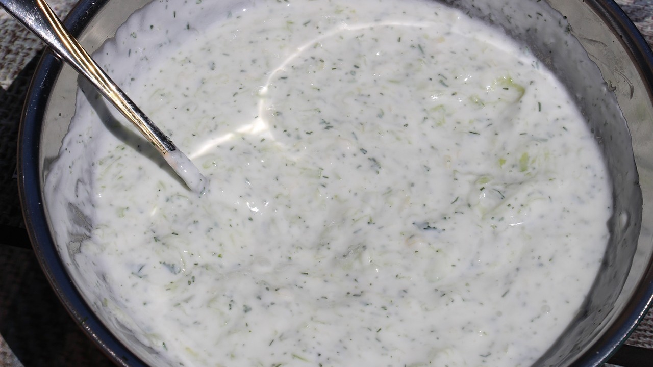 Quick & Easy Vegan Tzatziki - Utopia